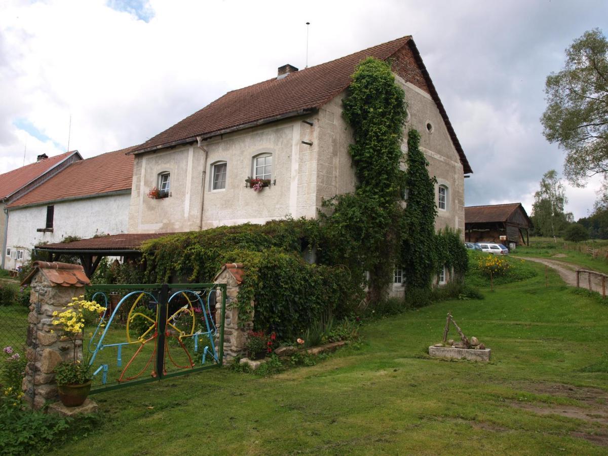 Statek Křížové pole Vyssi Brod Exterior foto
